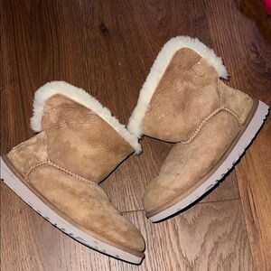 Short UGG boots